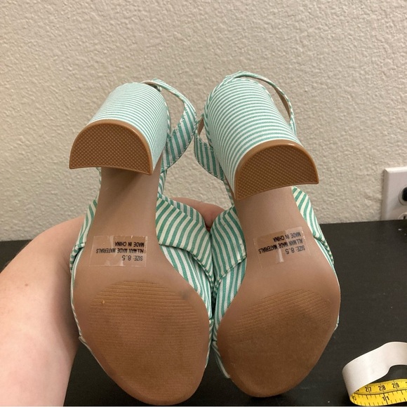 Qupid Peep Toe Bow Heels - Teal/White - Size 8.5 - Picture 7 of 8